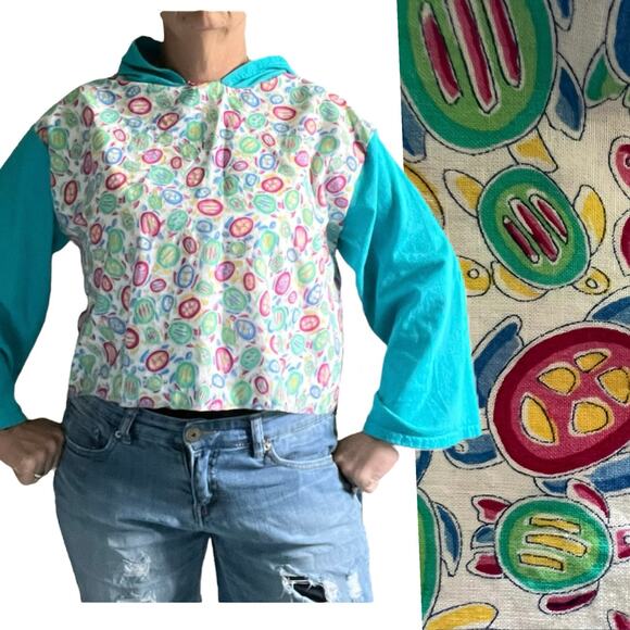 Seaturtle Beach hoodie, upcycled lighweight sun shirt, colorful turtle One size - Picture 1 of 7